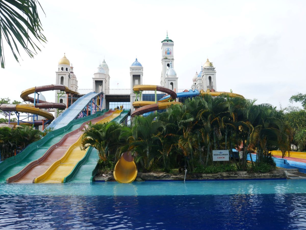 Jepara’s waterpark and waterspout